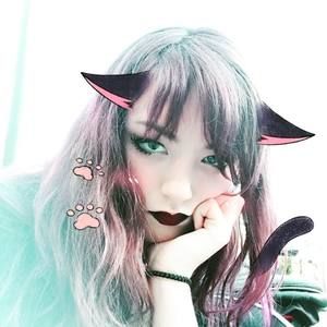 Meet your Posher, Madeleine